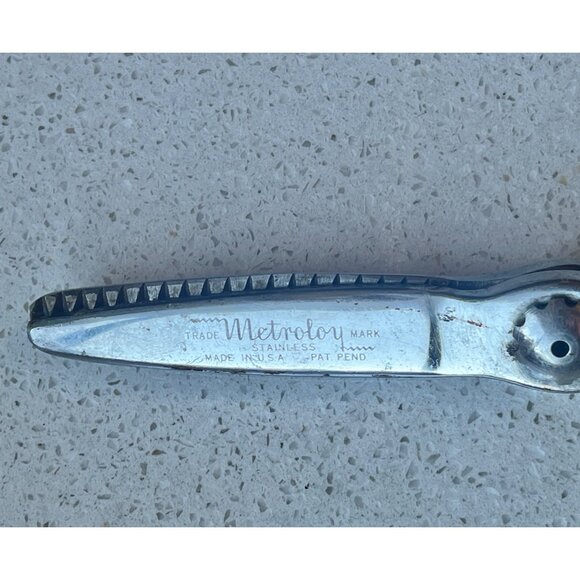 Vintage Metrology Stainless Steel Pinking Shears With Blue Handles - Picture 12 of 12